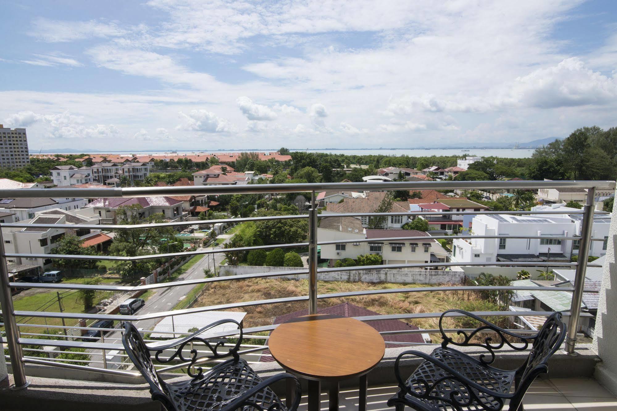 Golden View Serviced Apartments Tanjung Tokong Exteriér fotografie